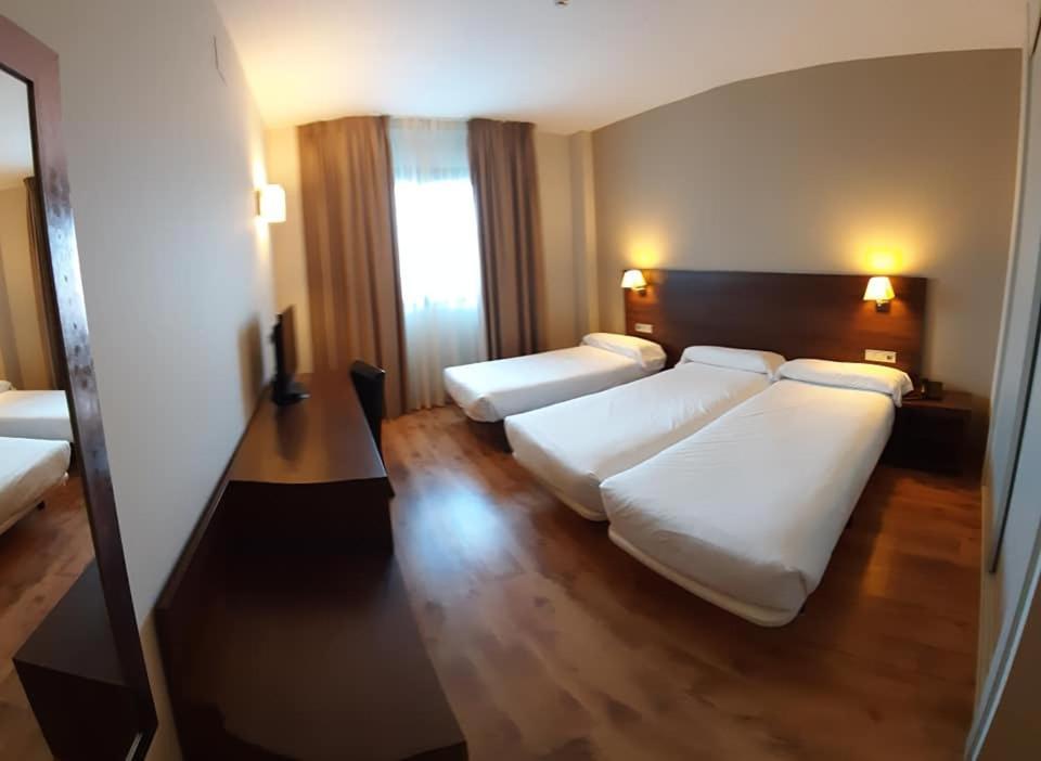 Hotel Pago Del Olivo Симанкас Екстериор снимка