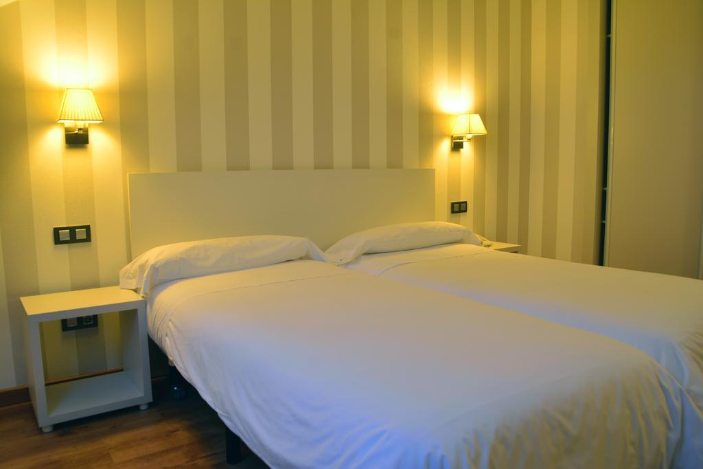 Hotel Pago Del Olivo Симанкас Екстериор снимка