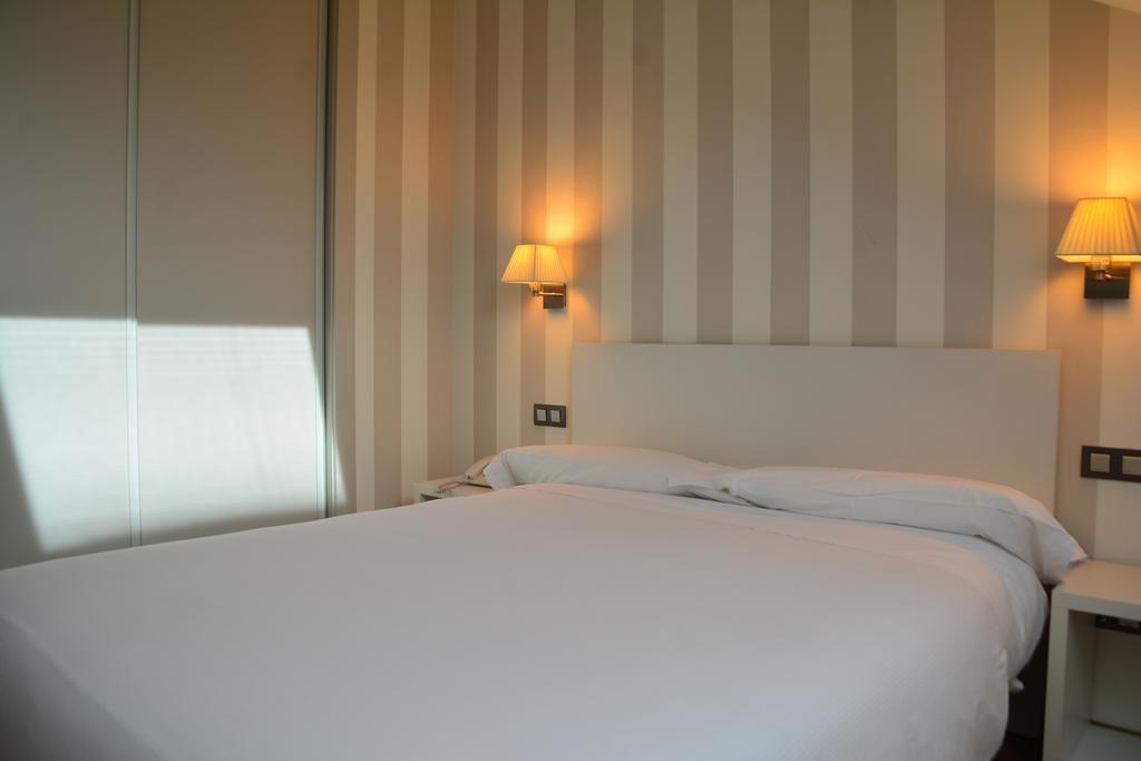 Hotel Pago Del Olivo Симанкас Екстериор снимка