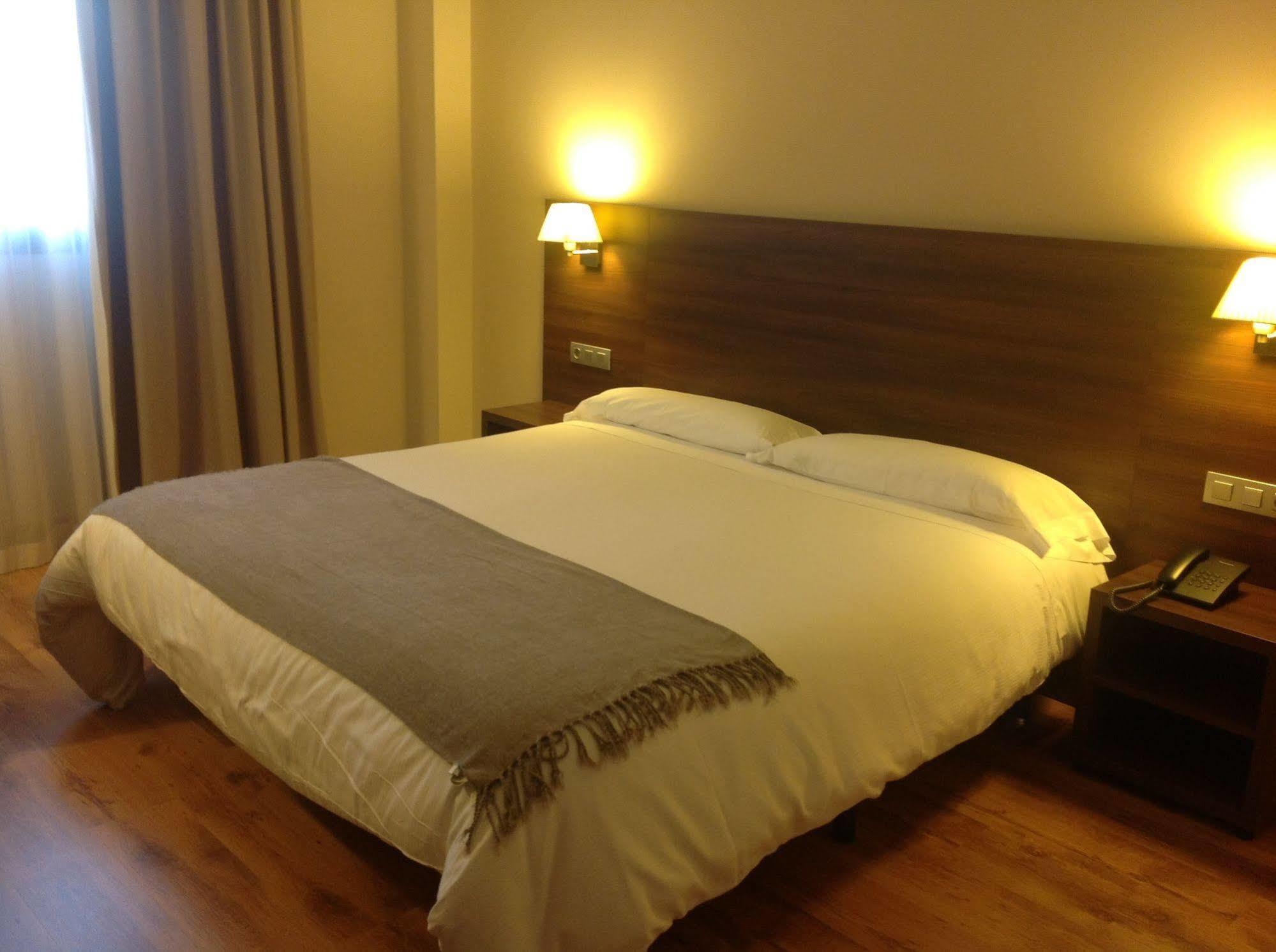 Hotel Pago Del Olivo Симанкас Екстериор снимка