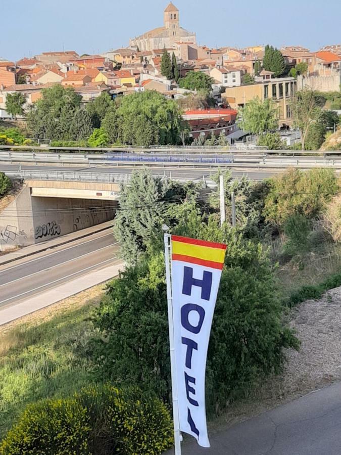 Hotel Pago Del Olivo Симанкас Екстериор снимка